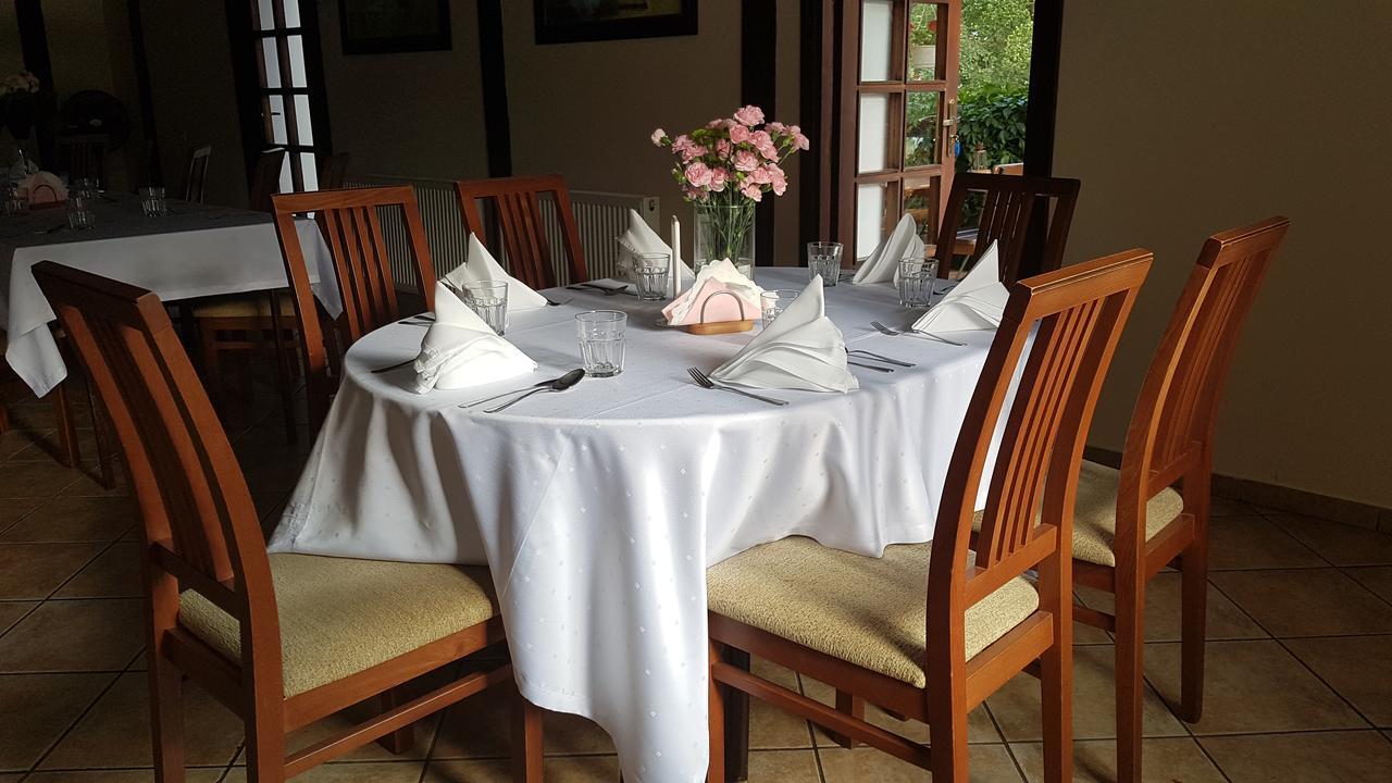 Folwark Tumiany Pokoje & Restauracja Extérieur photo